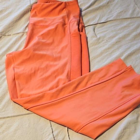 VOGO Athletica Women's Ankle-length Vibrant Orange Joggers with Pockets - Picture 1 of 4